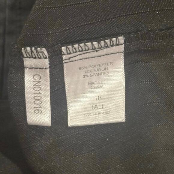 New York & Co. Dark Gray Pinstriped Dress Pants Sz. 18 Tall - Picture 6 of 6